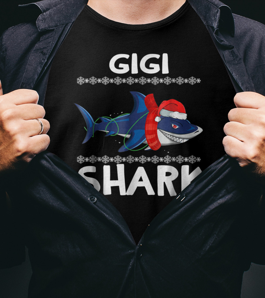 Gigi Shark Santa Hat Christmas Family Snowflakes T-Shirt