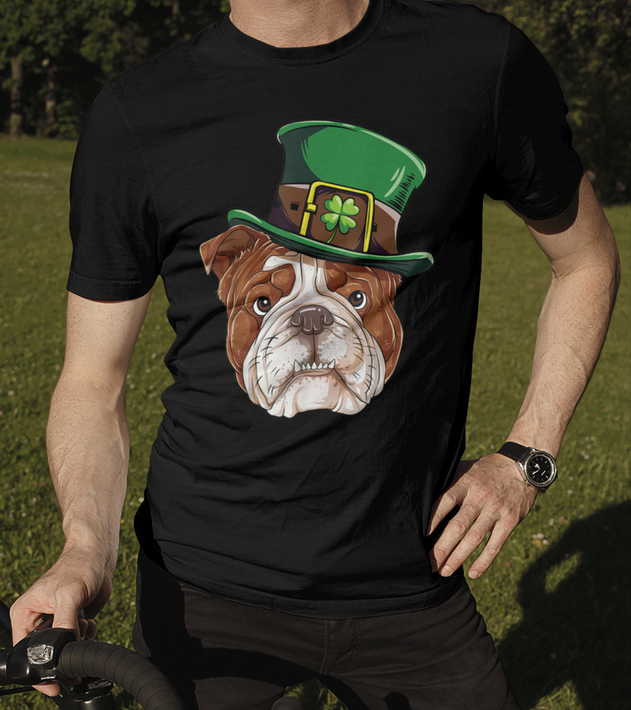 English Bulldog Wearing Leprechaun Hat St Patricks Day Dog T-Shirt