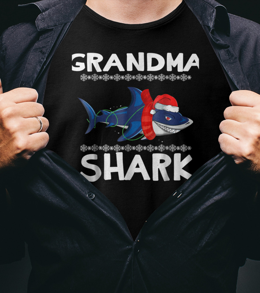 Grandma Shark Christmas Santa Hat Festive Family T-Shirt