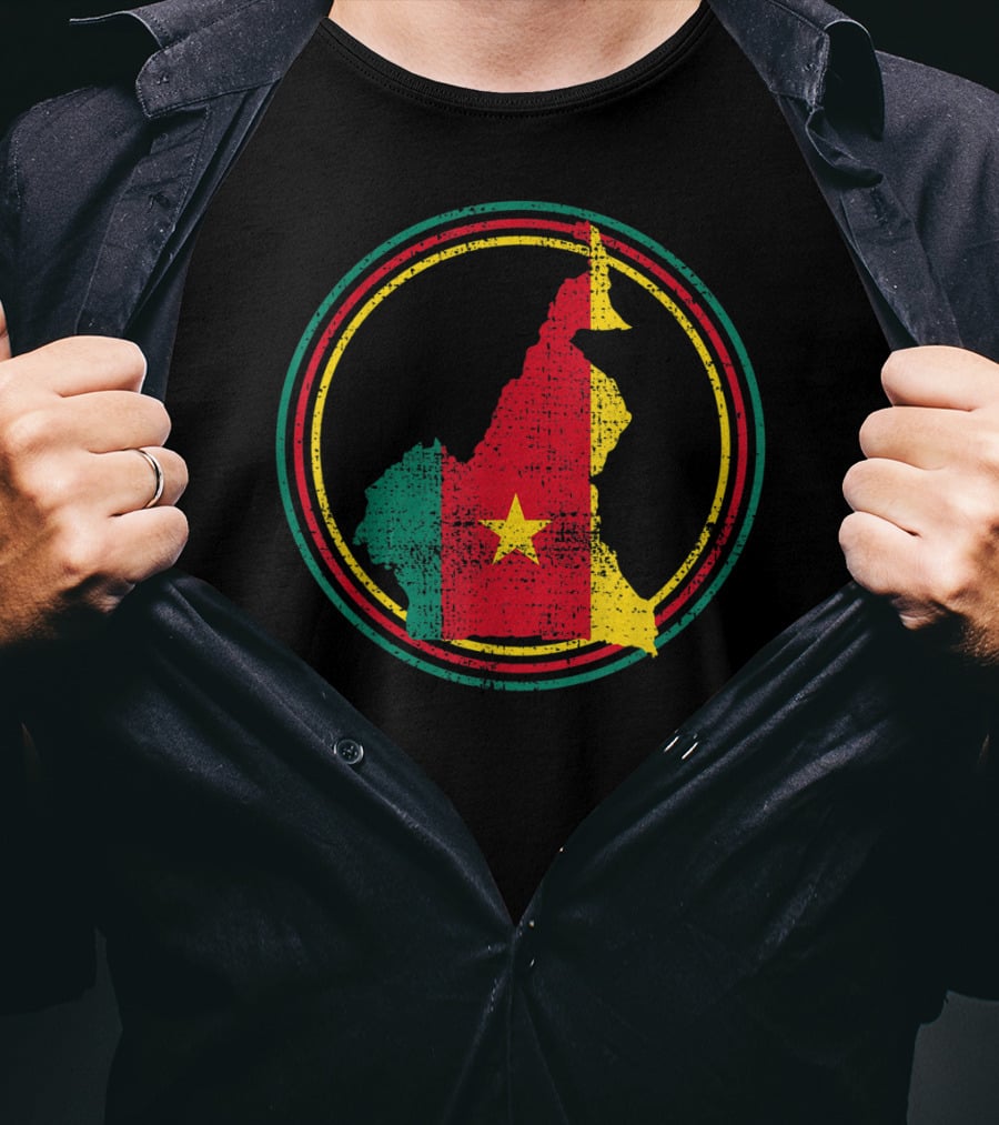 Cameroon Country Map Flag Circle Proud Cameroonian T-Shirt