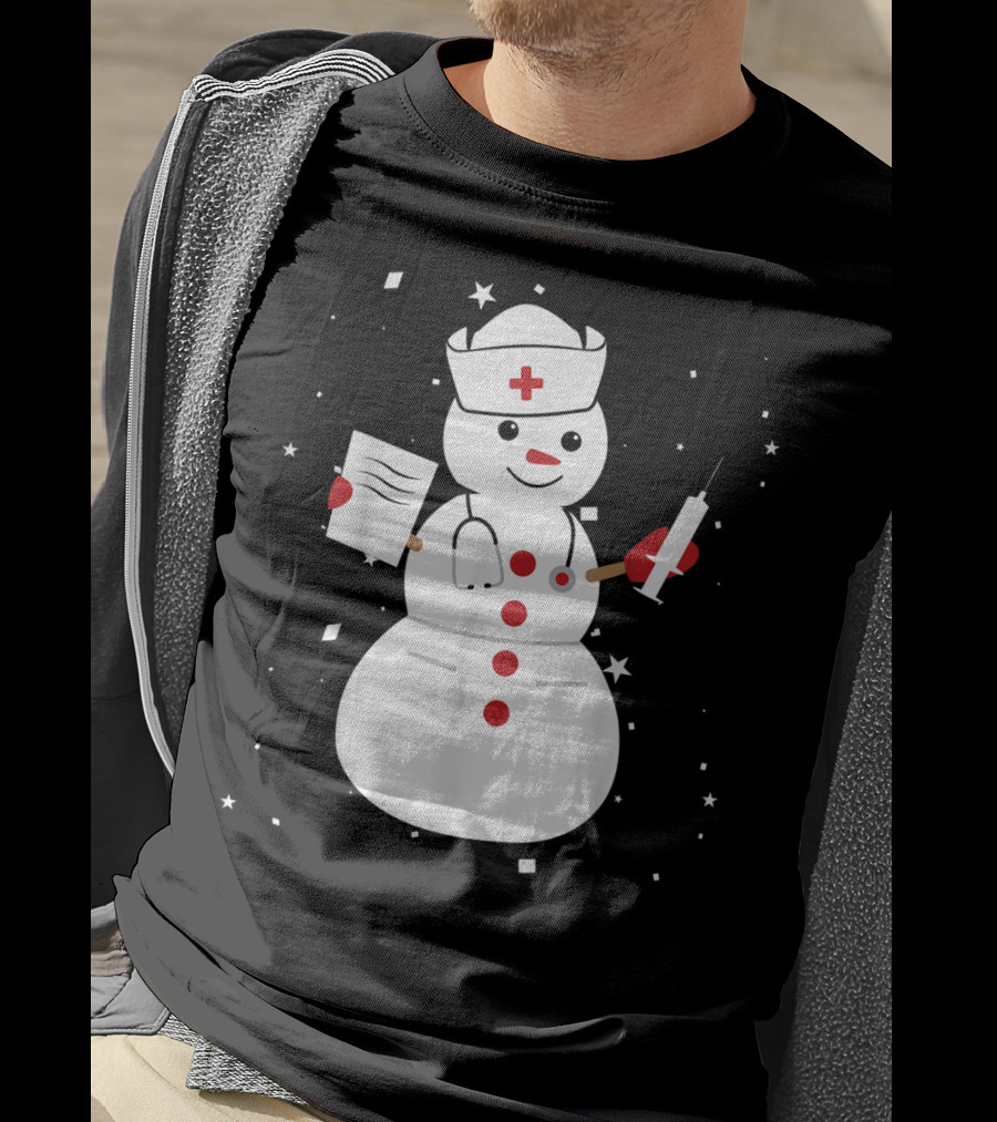 Nurse Snowman Holding Syringe And Clipboard For Cute Christmas Winter T-Shirt