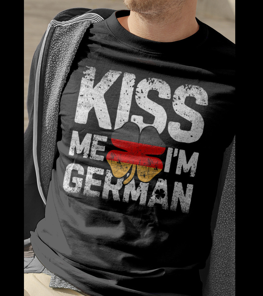 Kiss Me I'm German Germany St Patricks Day Shamrock T-Shirt