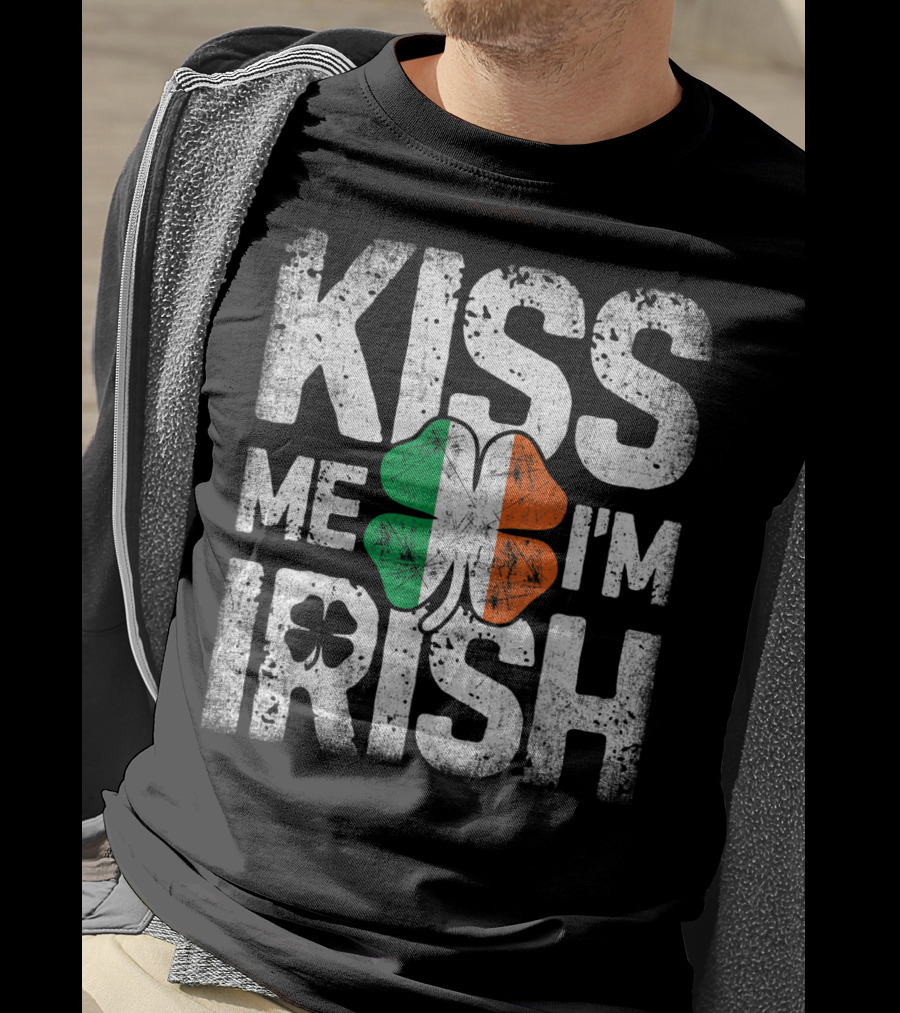 Kiss Me I'm Irish St Patricks Day Men Ireland Shamrock Black T-Shirt