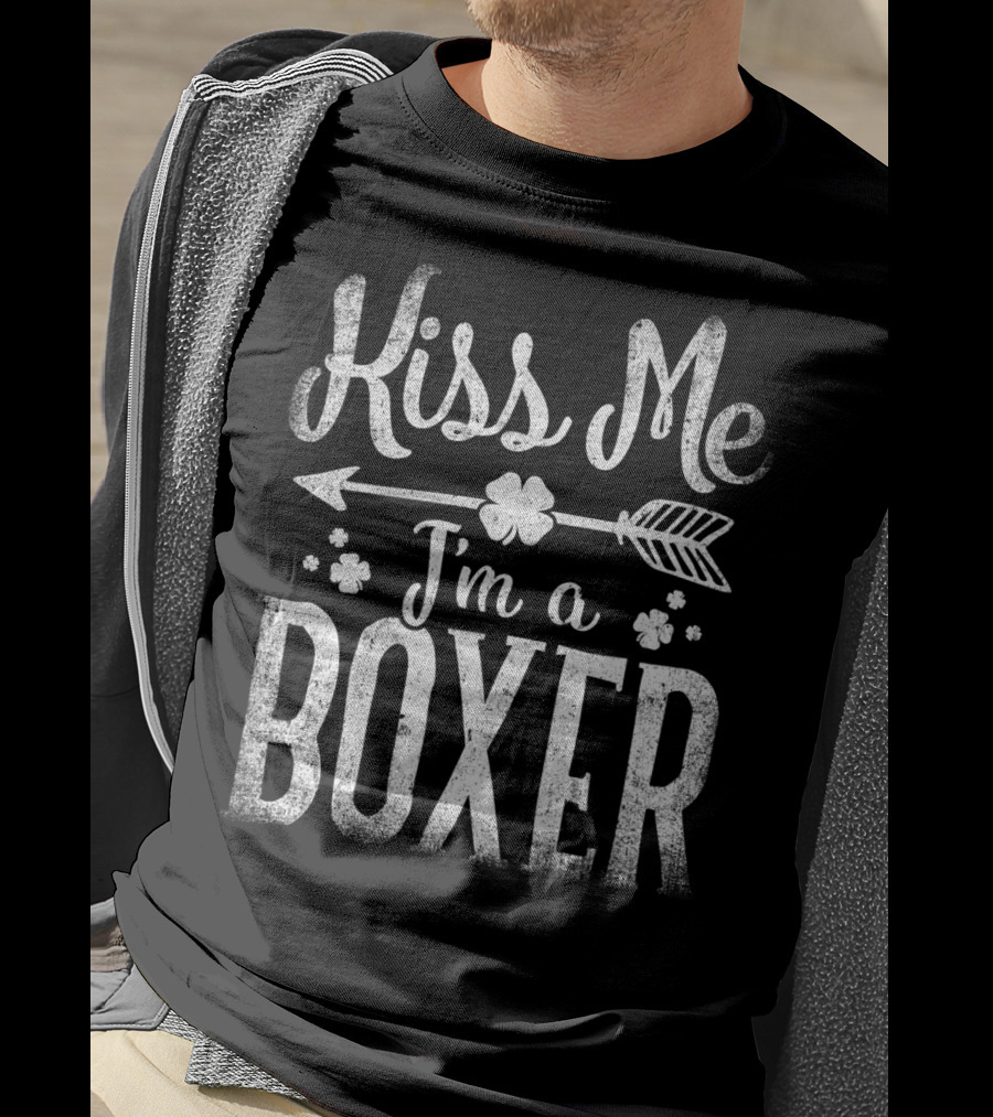 Kiss Me I'm A Boxer St Patricks Day Shamrock Arrow T-Shirt