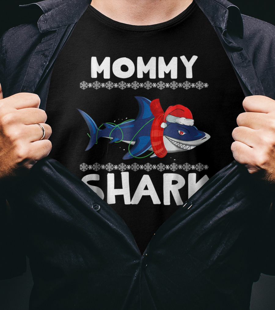 Mommy Shark Christmas Family With Santa Hat And Snowflakes T-Shirt