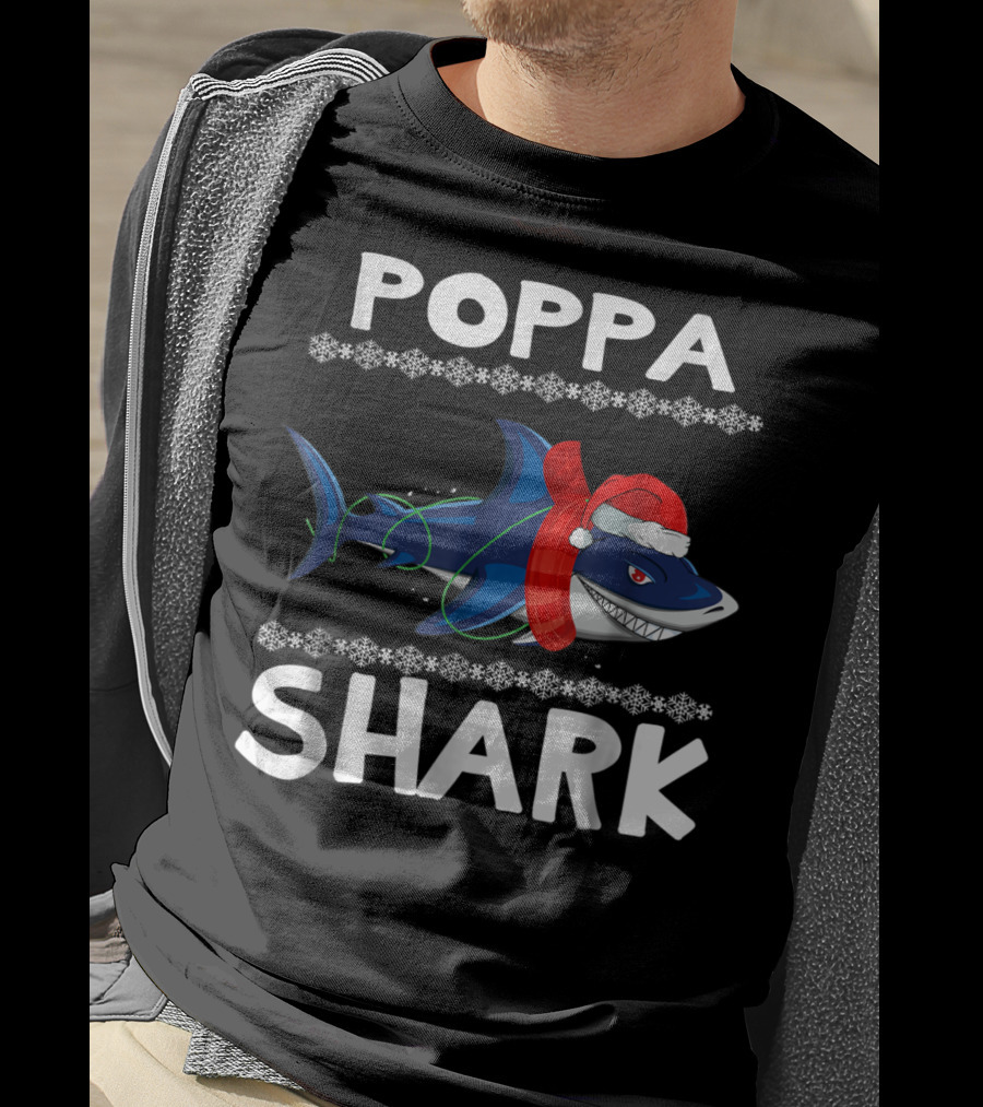 Poppa Shark Ugly Christmas Family Santa Hat Snowflakes T-Shirt