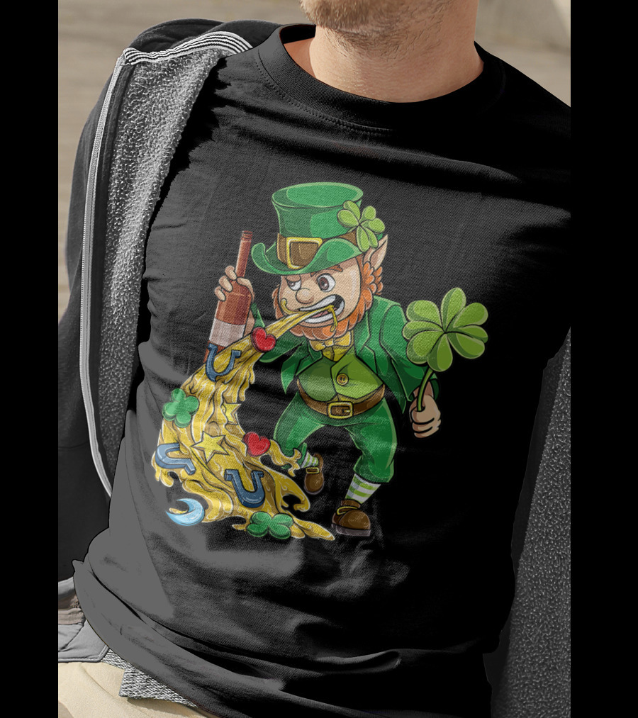 Leprechaun Tossing Lucky Charms St Patrick's Day T-Shirt
