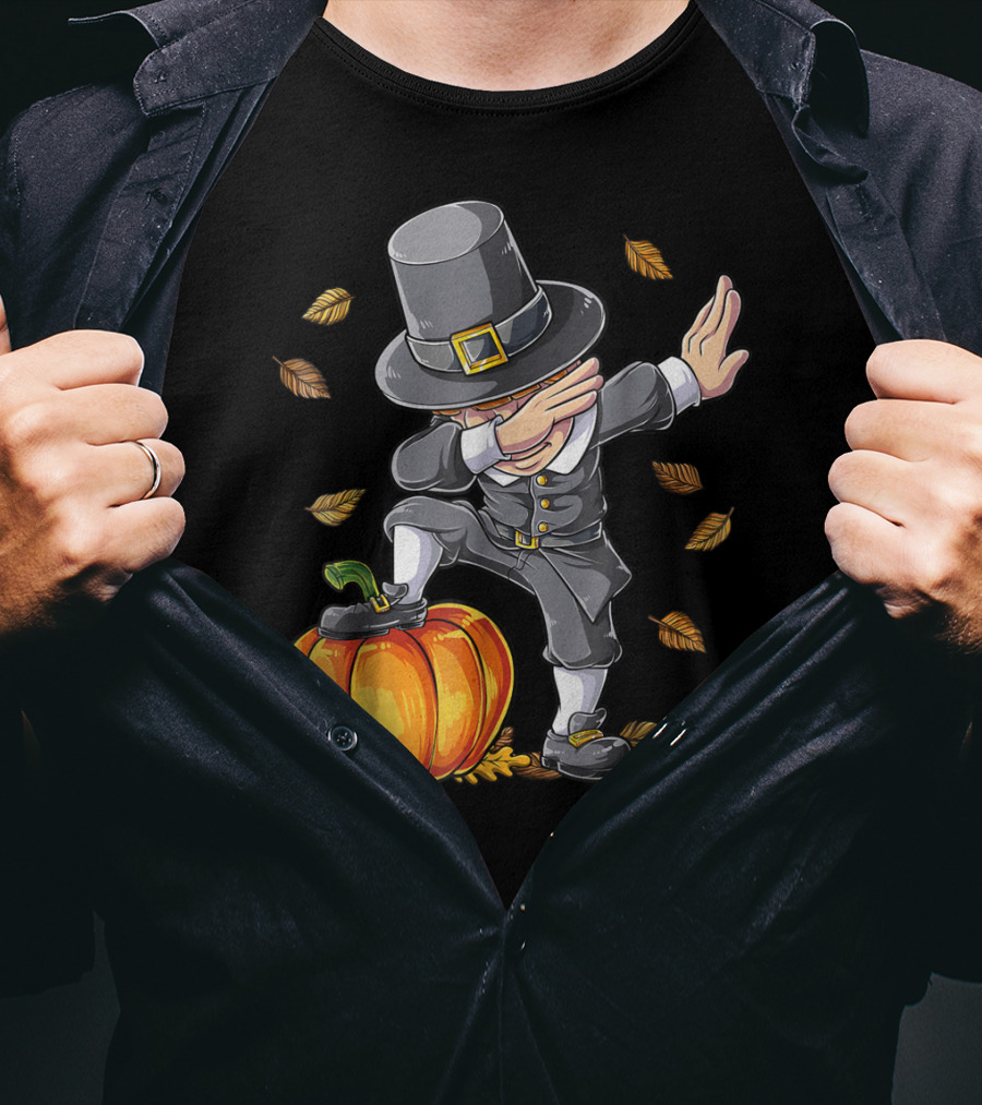 Thanksgiving Pilgrim Dabbing Kid With Pumpkin And Autumn Leaves T-Shirt