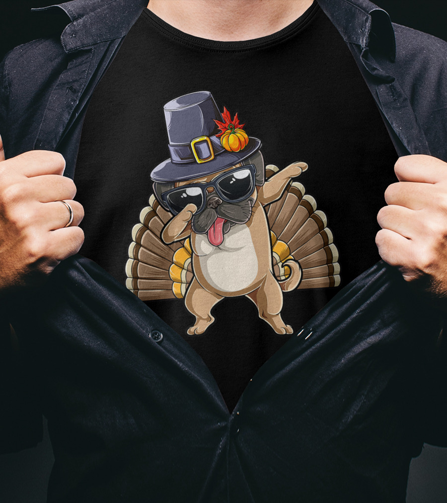 Happy Thanksgiving Pilgrim Hat Dabbing Pug With Turkey Tail T-Shirt