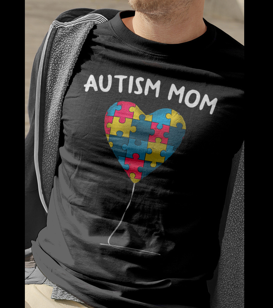 Autism Mom Heart Puzzle Balloon Autism Awareness Day T-Shirt