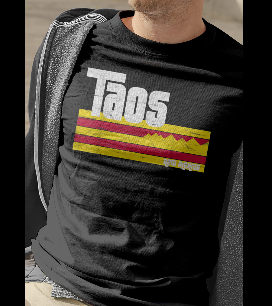 Taos New Mexico Vintage Mountain Stripes Skiing Hiking T-Shirt
