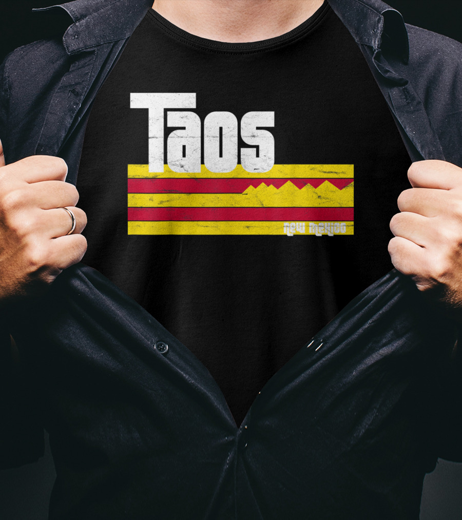 Taos New Mexico Vintage Mountain Stripes Skiing Hiking T-Shirt