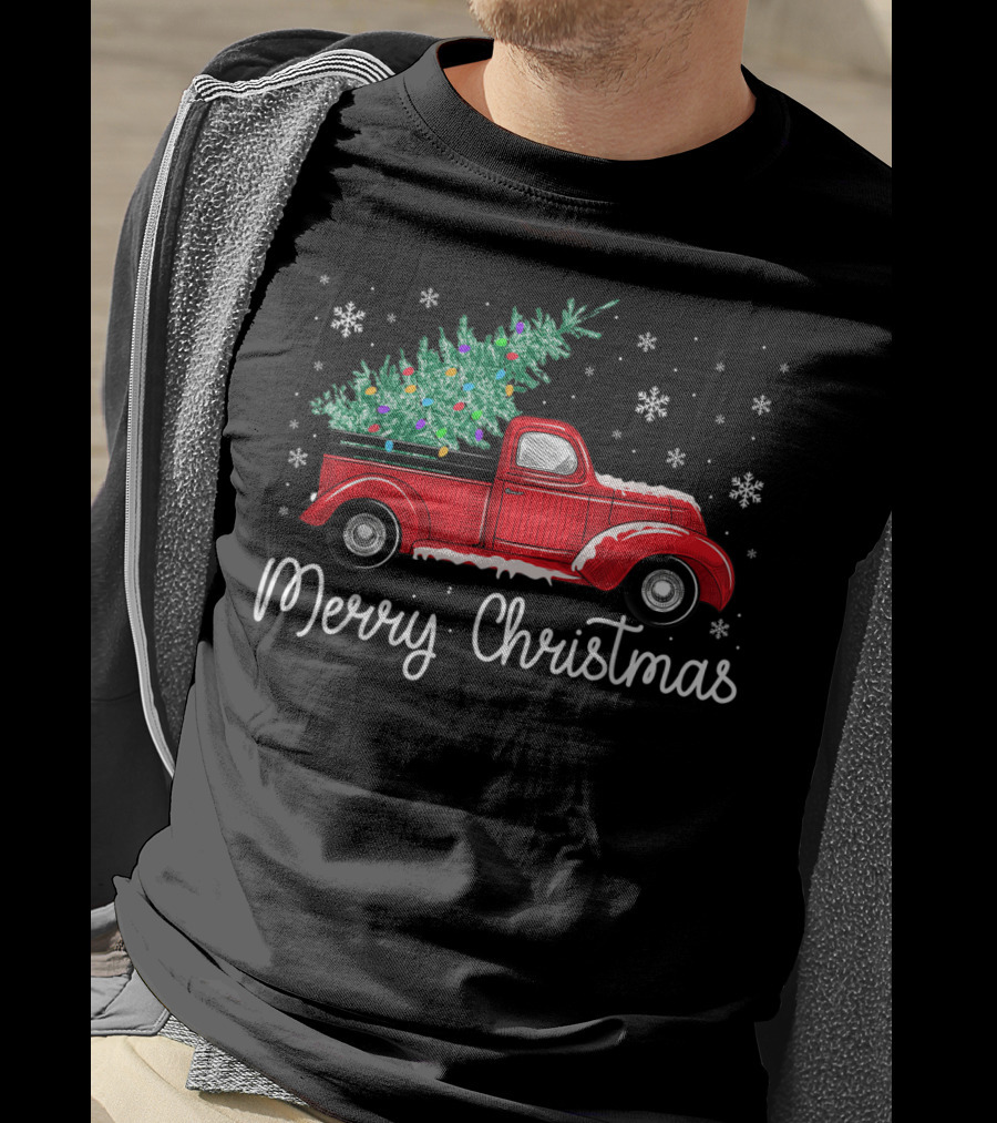 Vintage Red Truck With Christmas Tree And Merry Christmas Snowflakes T-Shirt