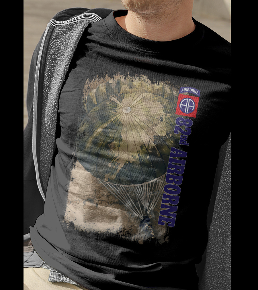 82Nd Airborne Division Parachute And Emblem T-Shirt