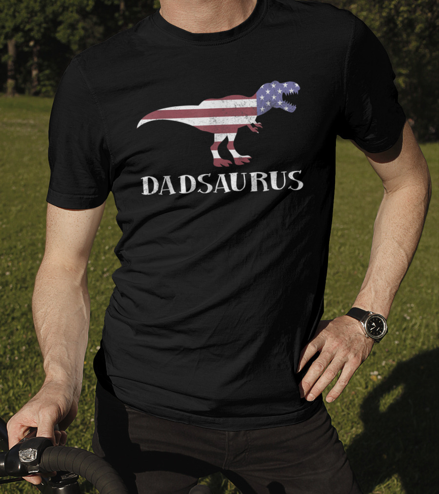 Dadsaurus Dinosaur Dad American Flag T-Rex USA Patriotic T-Shirt