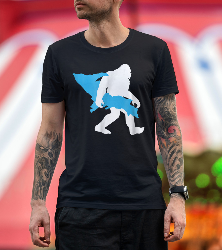 Bigfoot Upper Peninsula Funny Sasquatch UP Michigan Map T-Shirt