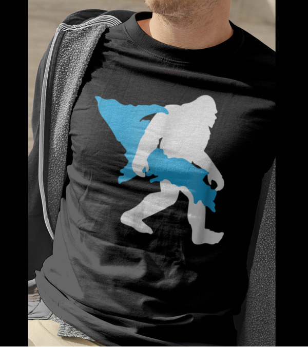Bigfoot Upper Peninsula Funny Sasquatch UP Michigan Map T-Shirt