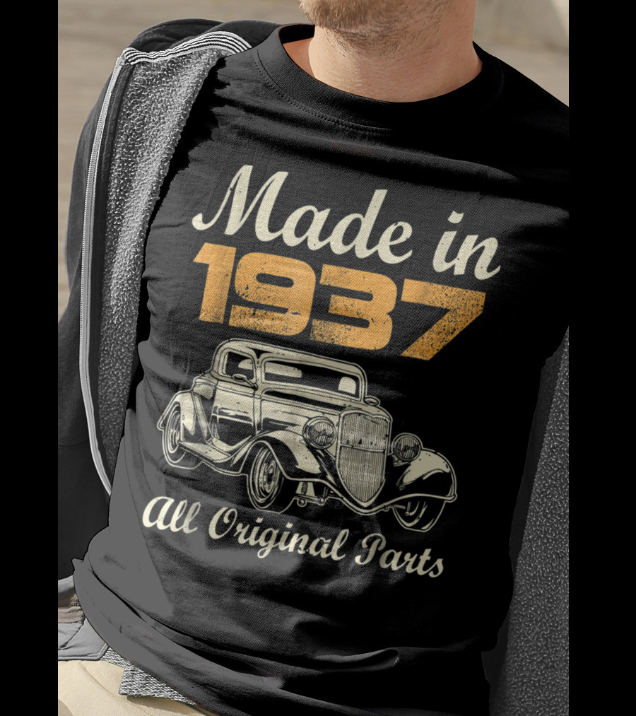 Made In 1937 All Original Parts Vintage Car 82nd Birthday T-Shirt