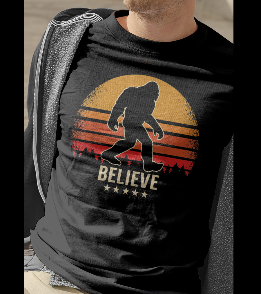 Believe Sunset Bigfoot Silhouette Retro Stars Forest T-Shirt
