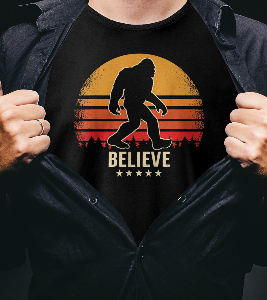 Believe Sunset Bigfoot Silhouette Retro Stars Forest T-Shirt