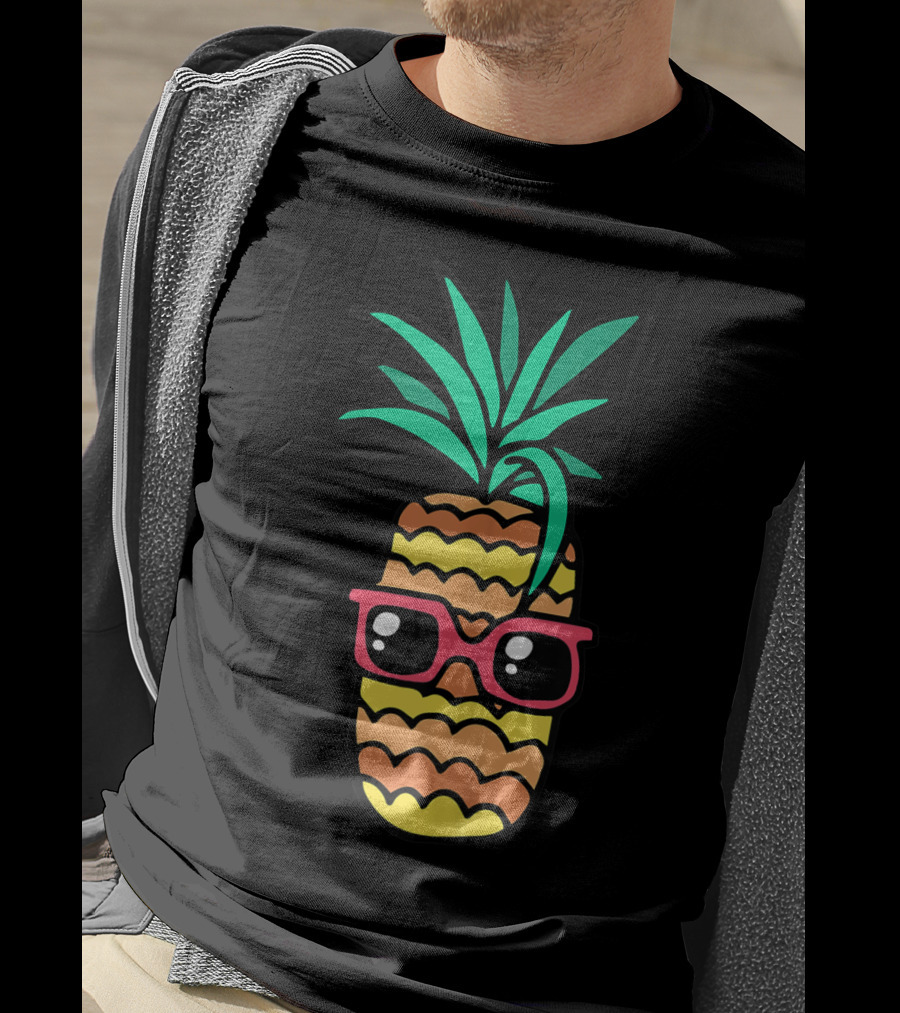 Aloha Hawaiian Pineapple Sunglasses Summer Beach Vibes T-Shirt