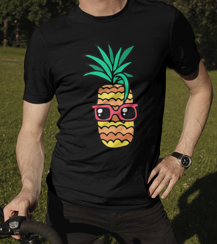Aloha Hawaiian Pineapple Sunglasses Summer Beach Vibes T-Shirt