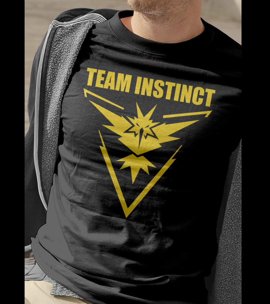 TEAM INSTINCT Pokémon Go Yellow Zapdos T-Shirt