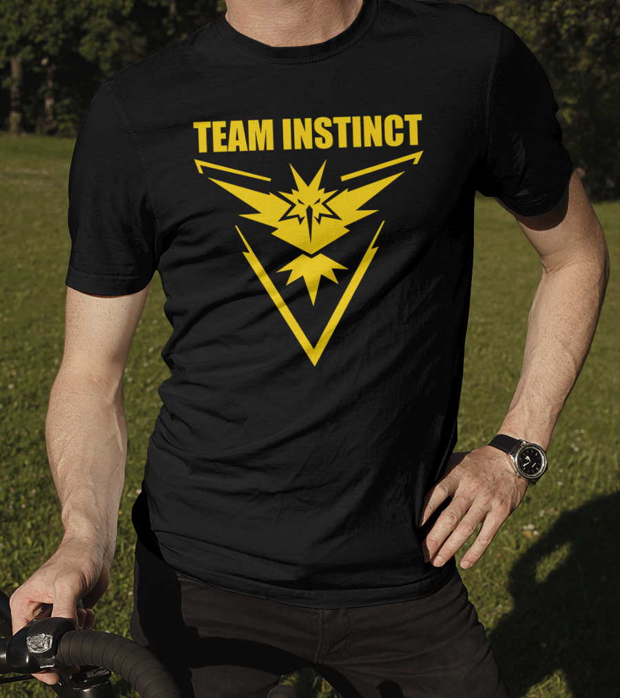 TEAM INSTINCT Pokémon Go Yellow Zapdos T-Shirt