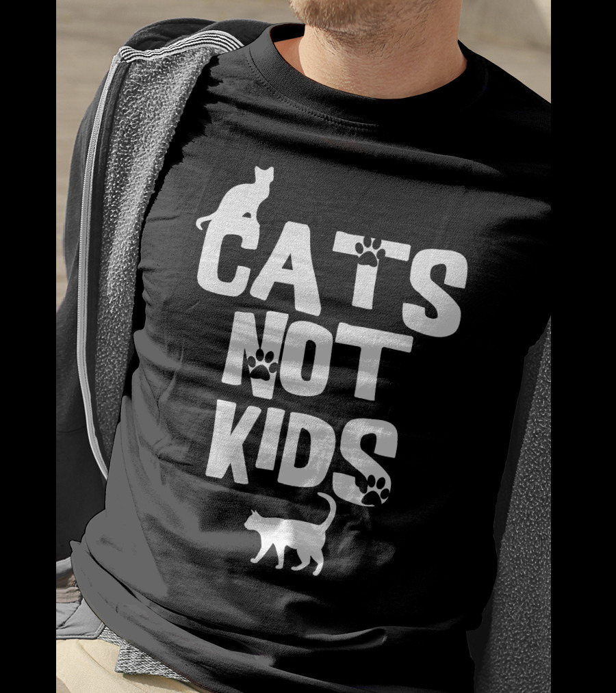 Cats Not Kids Paw Prints T-Shirt