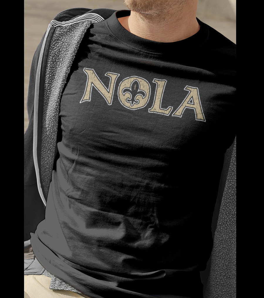 Nola New Orleans Fleur-de-Lis Football Vintage Louisiana T-Shirt