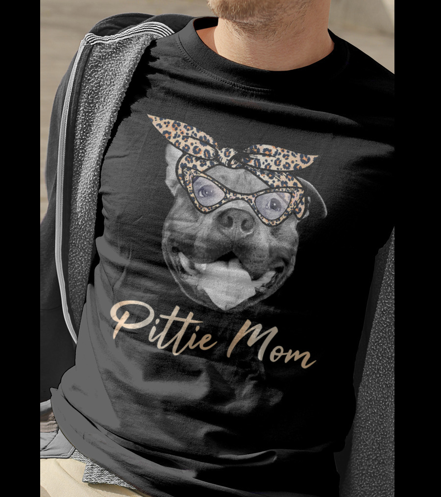Pittie Mom Cute Pitbull Mama Leopard Print Pitbull Bandana Glasses T-Shirt
