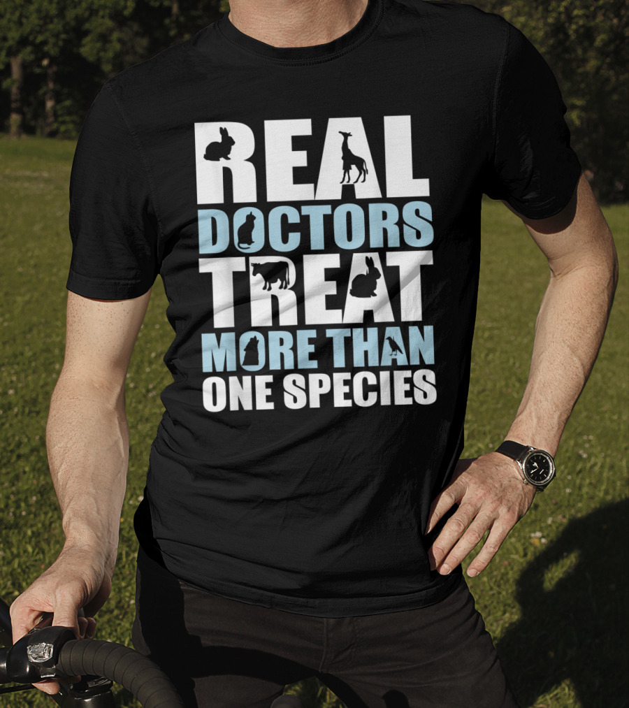 Real Doctors Treat More Than One Species Giraffe Cat Cow T-Shirt