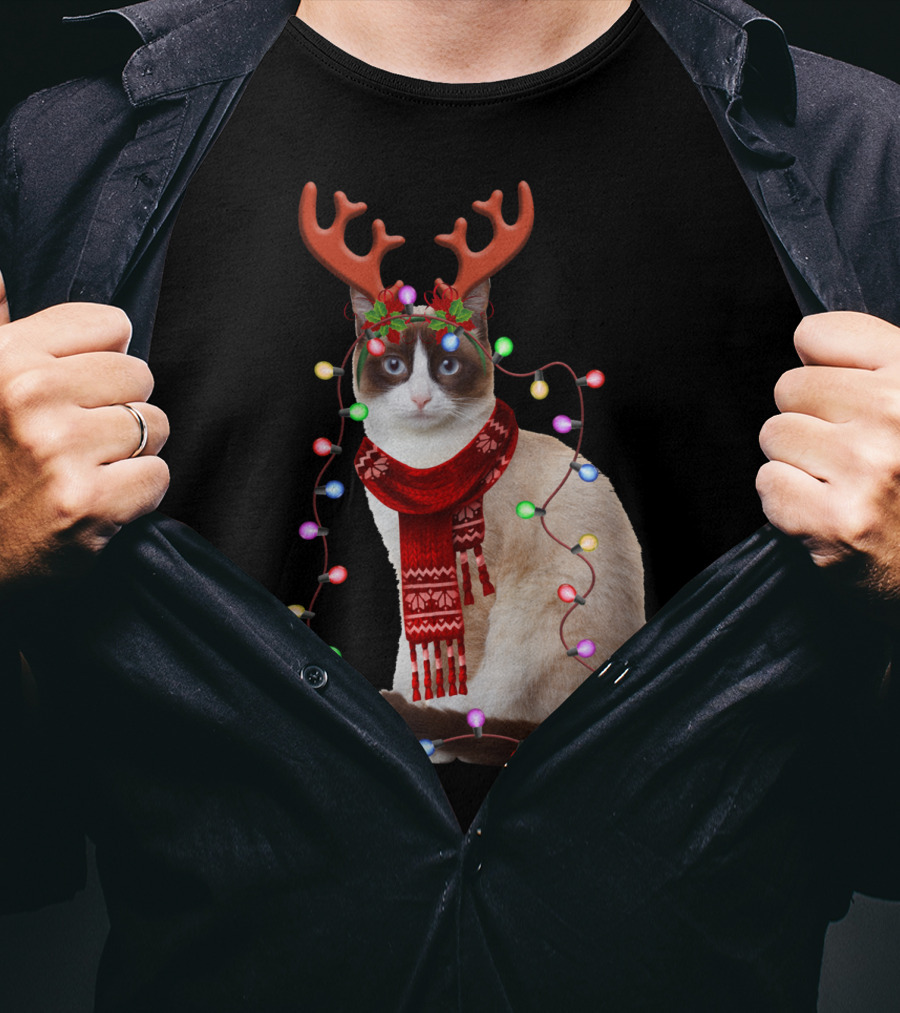 Santa Siamese Cat Reindeer Antlers Wrapped In Christmas Lights T-Shirt