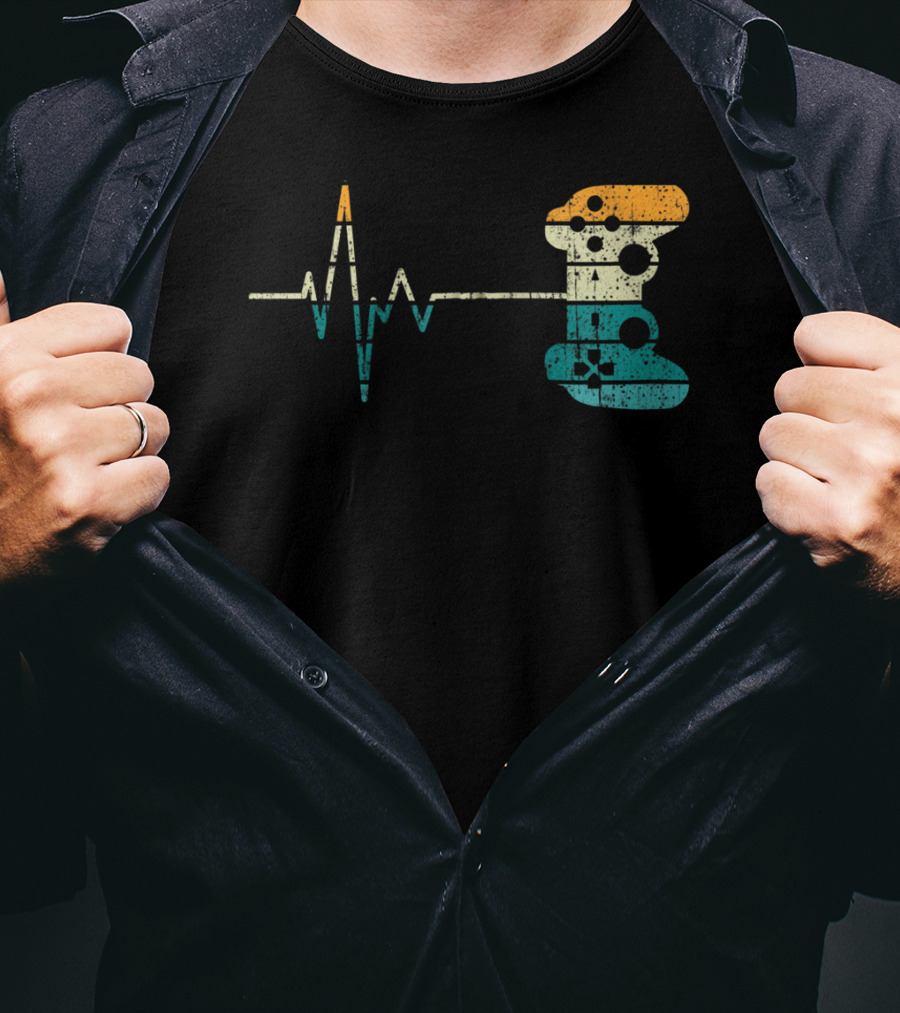 Retro Game Controller Heartbeat Video Game Lover T-Shirt