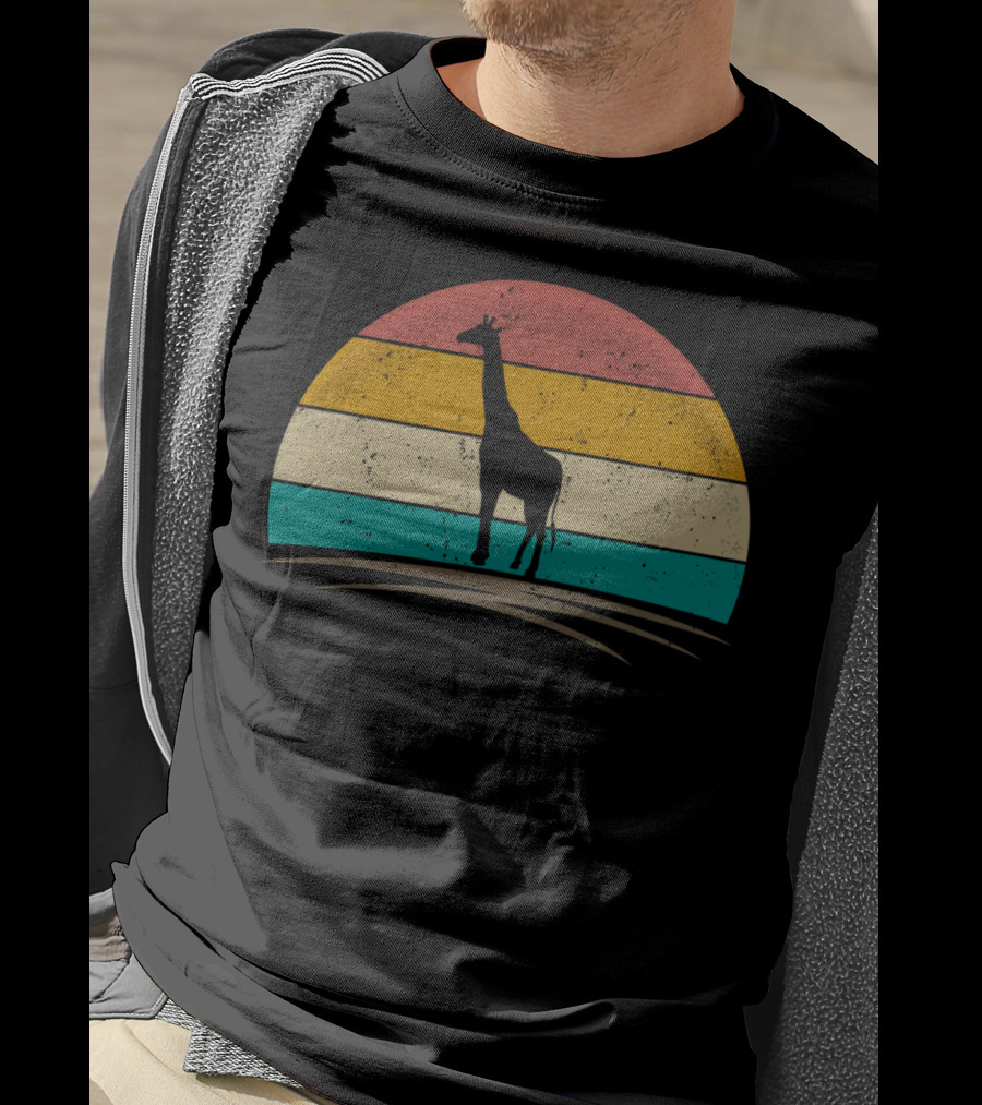 Vintage Giraffe Distressed Sunset Silhouette Giraffe Stripe Retro T-Shirt