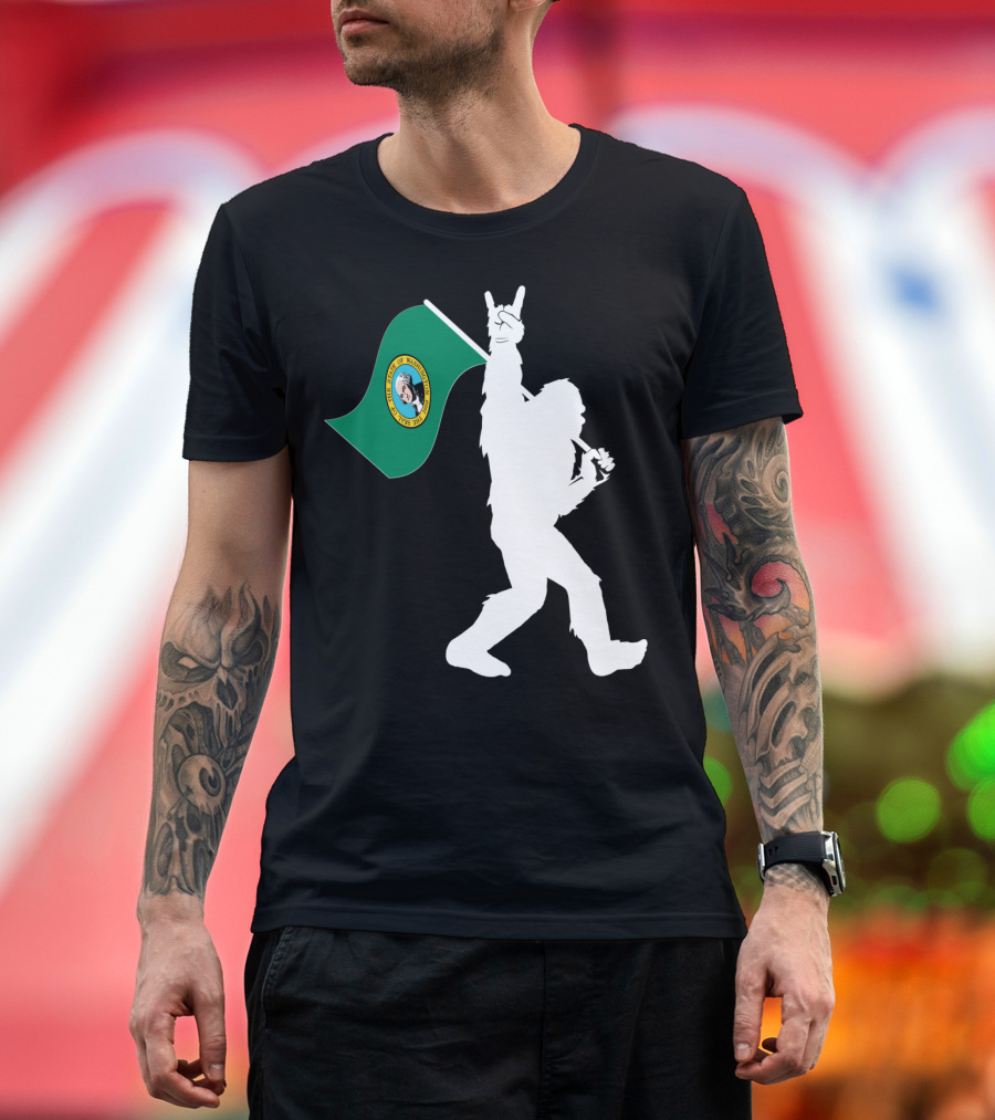 Bigfoot Holding Washington State Flag Rock And Roll Gesture T-Shirt