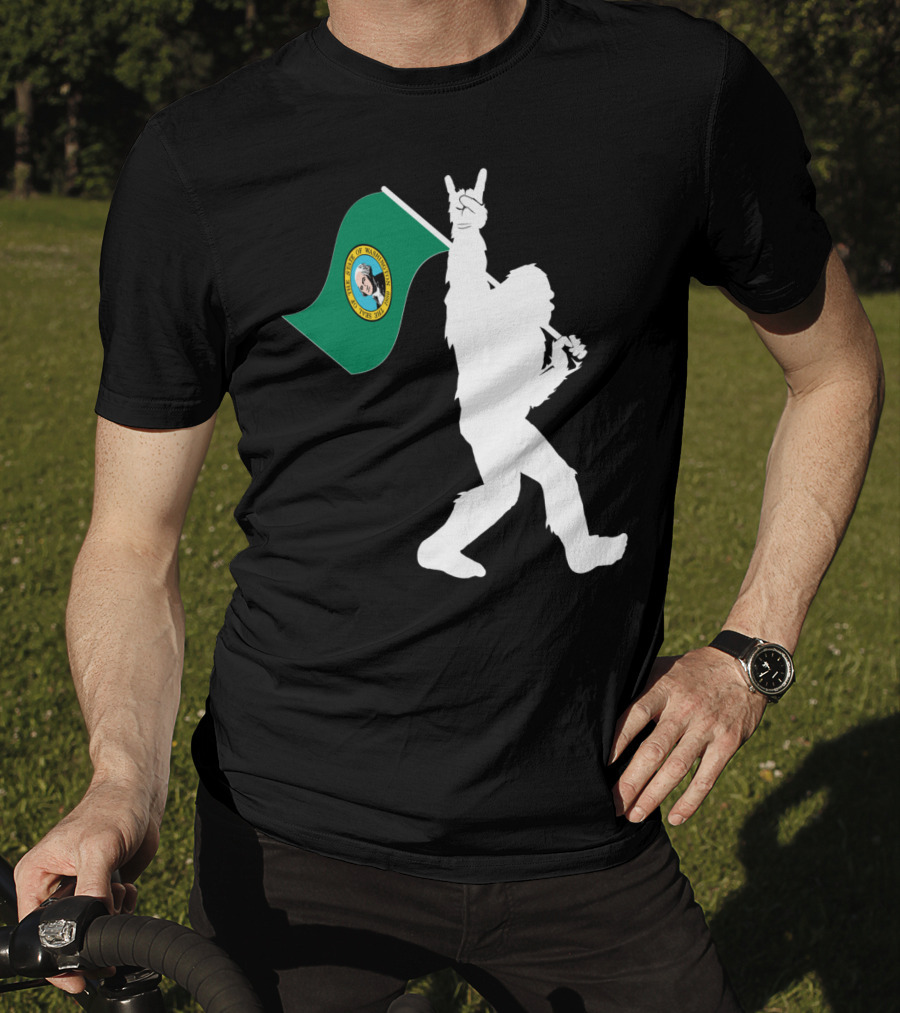 Bigfoot Holding Washington State Flag Rock And Roll Gesture T-Shirt