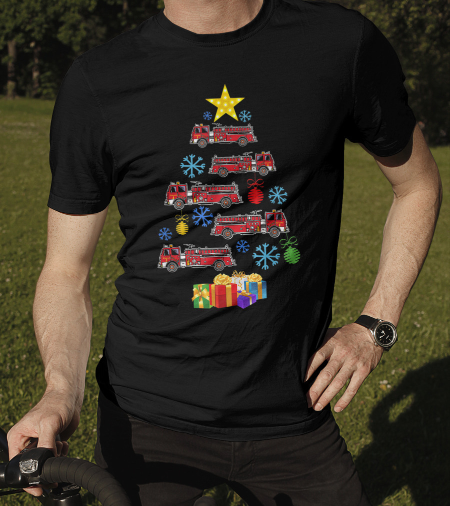 Firetruck Christmas Tree Xmas Firefighter Gifts Snowflakes Star T-Shirt