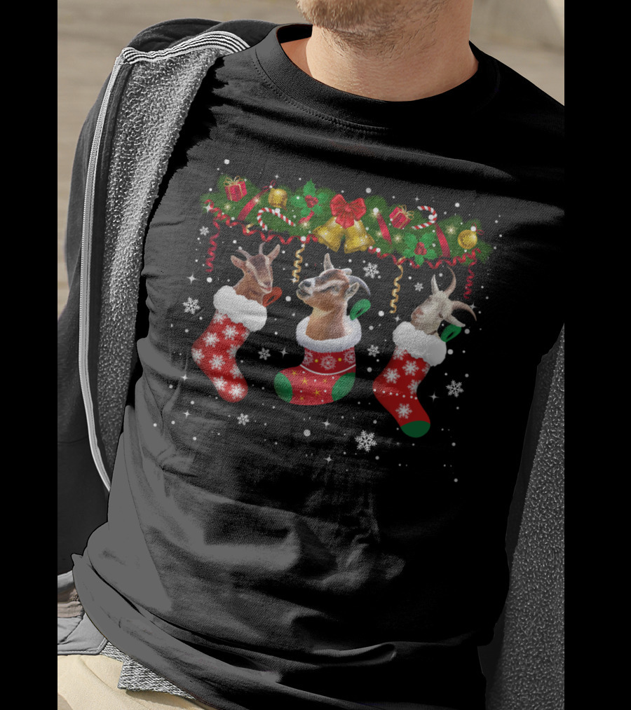 Christmas Cheer With Goats In Festive Socks For Goat Lovers And Farmers T-Shirt