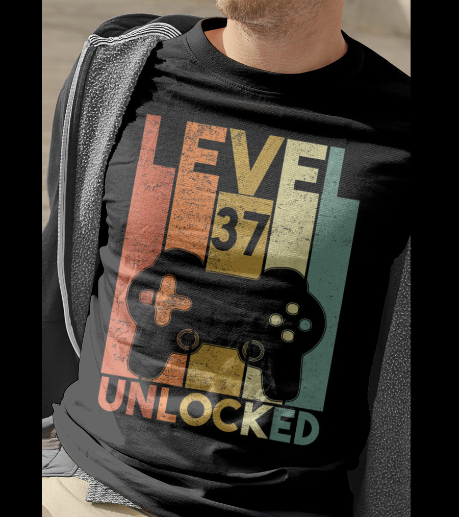 Level 37 Unlocked 1983 Birthday Gaming Controller T-Shirt