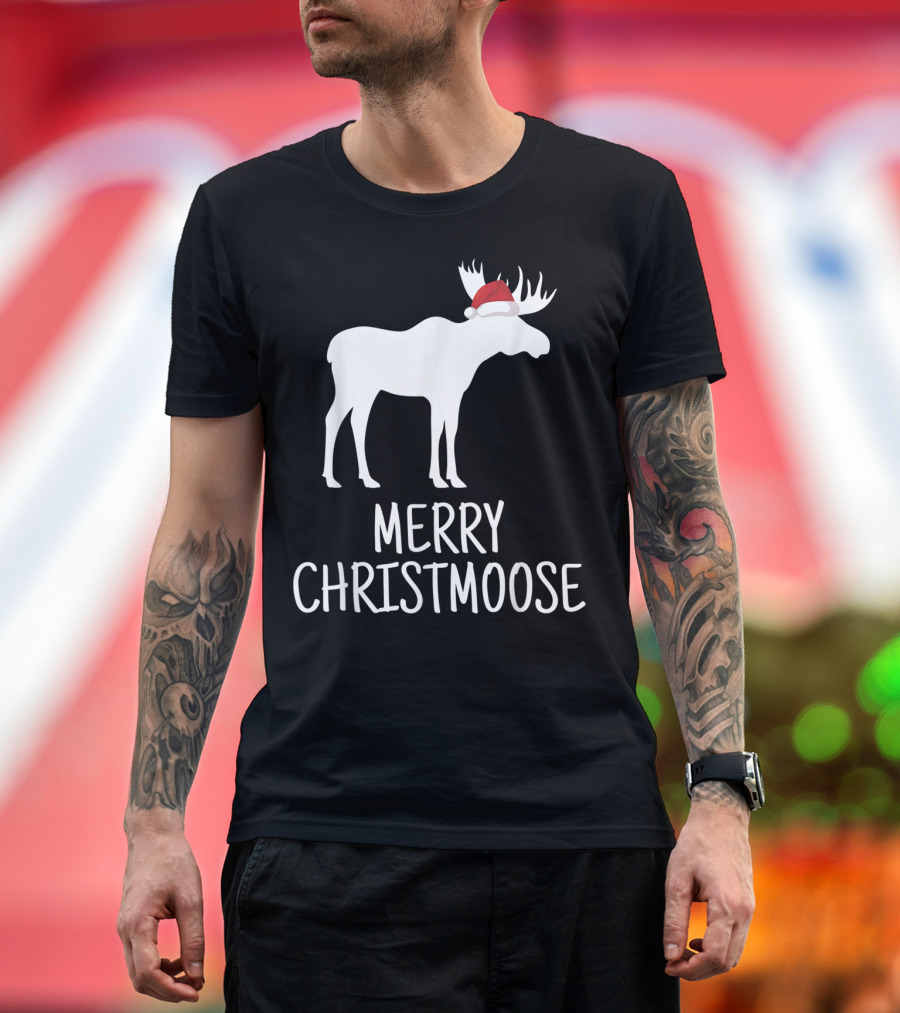 Merry Christmoose Funny Pun Animal Holiday Moose with Santa Hat T-Shirt