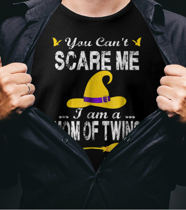 You Can't Scare Me I'm A Mom Of Twins Halloween Witch Hat Bats Broomstick T-Shirt