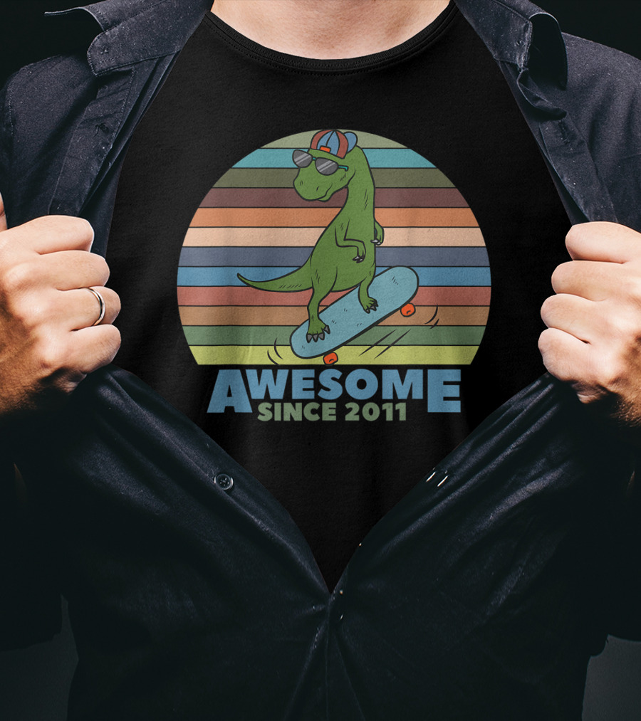 Awesome Dinosaur Skateboarding Since 2011 Vintage T-Shirt