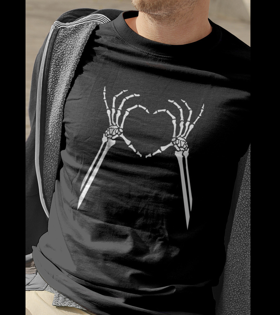 Skeleton Heart Hands Cute Halloween Party T-Shirt
