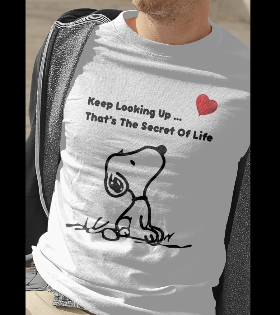 Keep Looking Up That's The Secret Of Life Snoopy Peanuts Heart T-Shirt