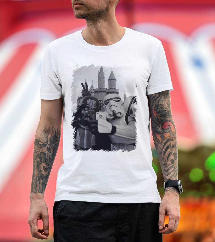 Selfie With Darth Vader And Stormtroopers At Disneyland Castle Star Wars T-Shirt