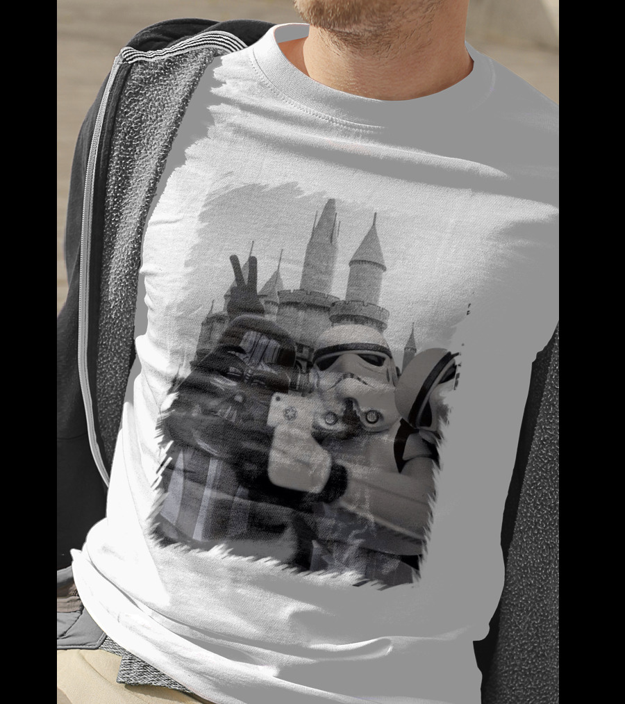 Selfie With Darth Vader And Stormtroopers At Disneyland Castle Star Wars T-Shirt