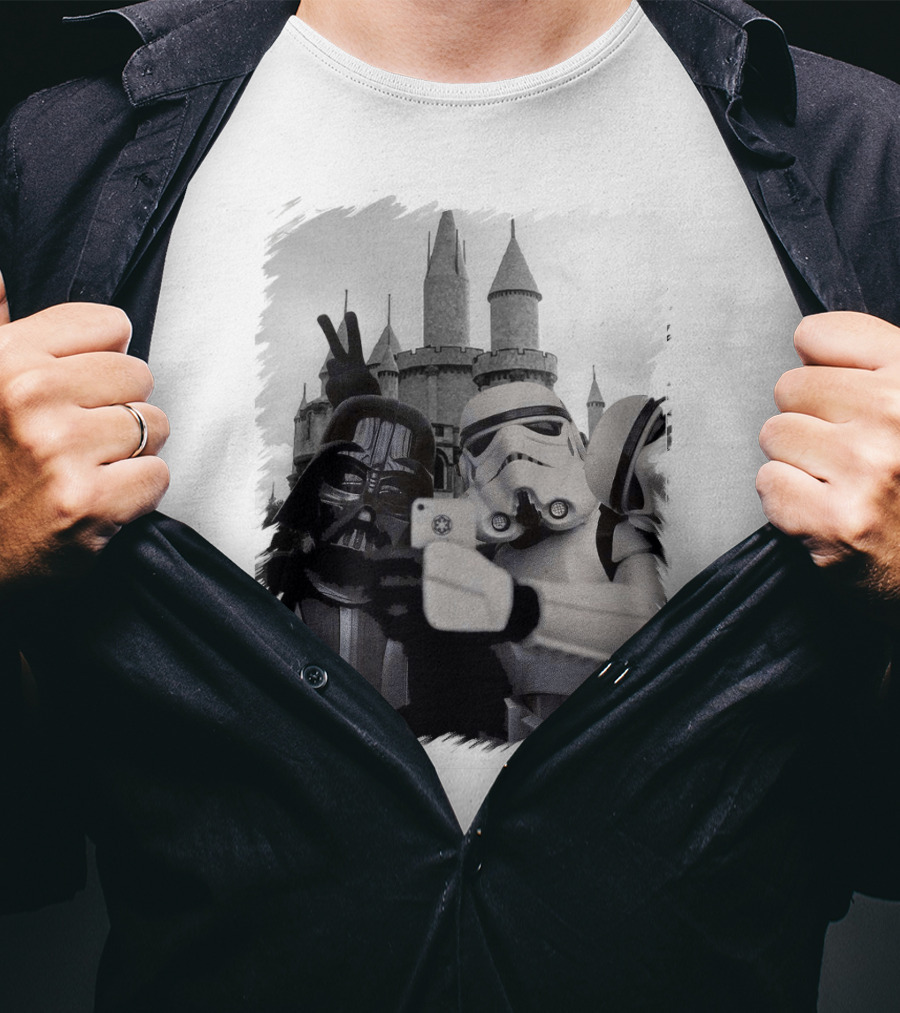 Selfie With Darth Vader And Stormtroopers At Disneyland Castle Star Wars T-Shirt