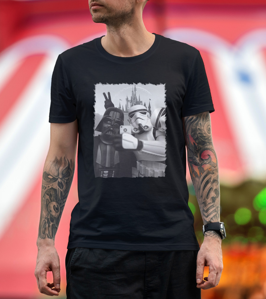 Selfie in Disneyworld Darth Vader Star Wars Stormtrooper Peace Sign Castle T-Shirt