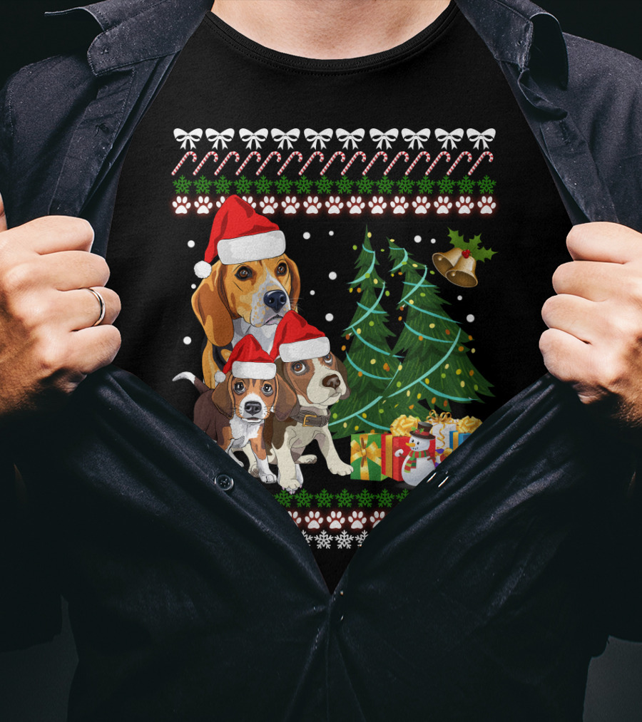 Santa Hat Beagles Christmas Tree And Gifts T-Shirt